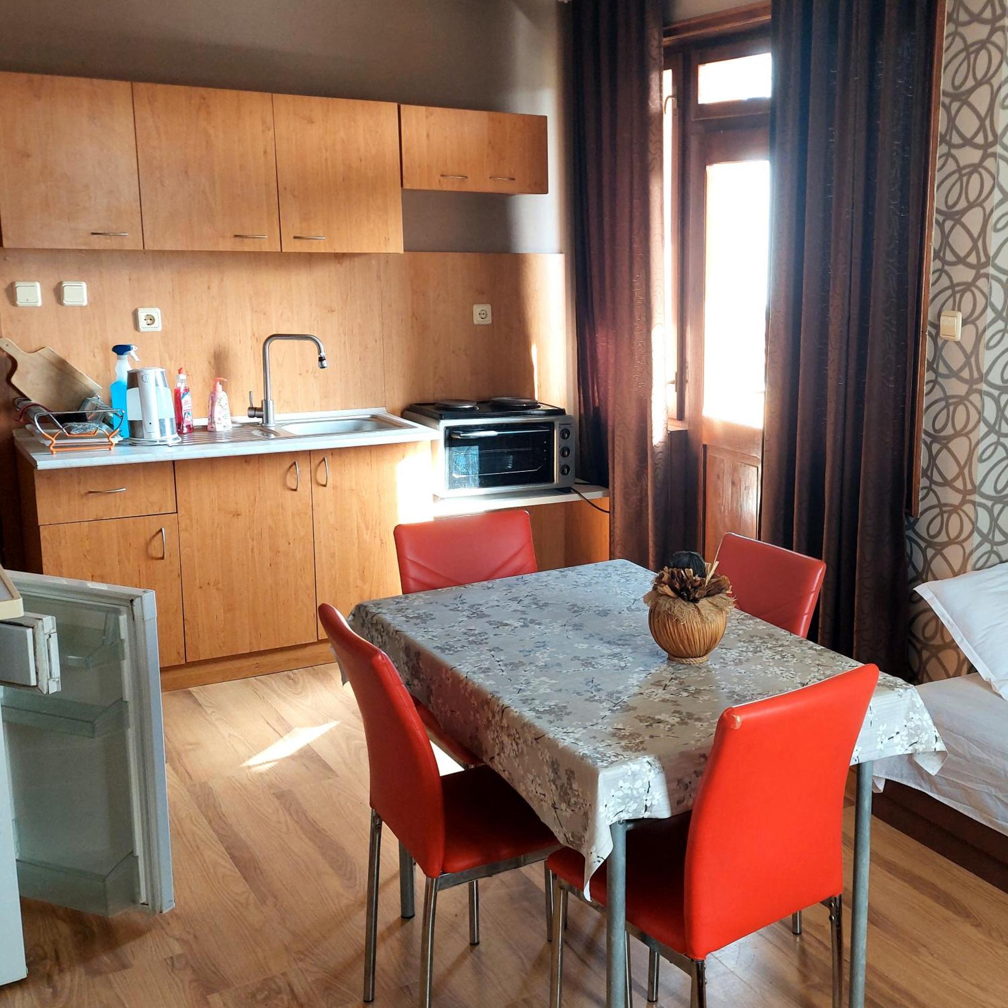 Hristovi Apartments & Studios Pomorie Exterior foto